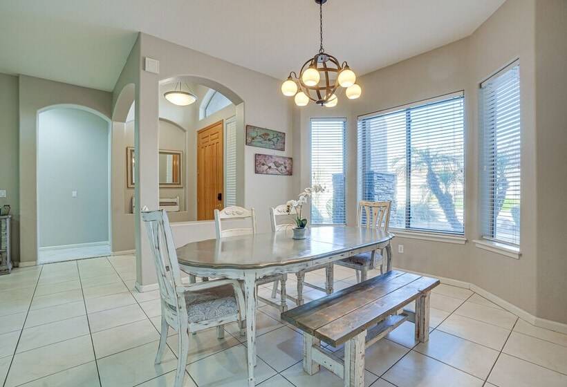 Goodyear Group Getaway W/ Pool & Putting Green