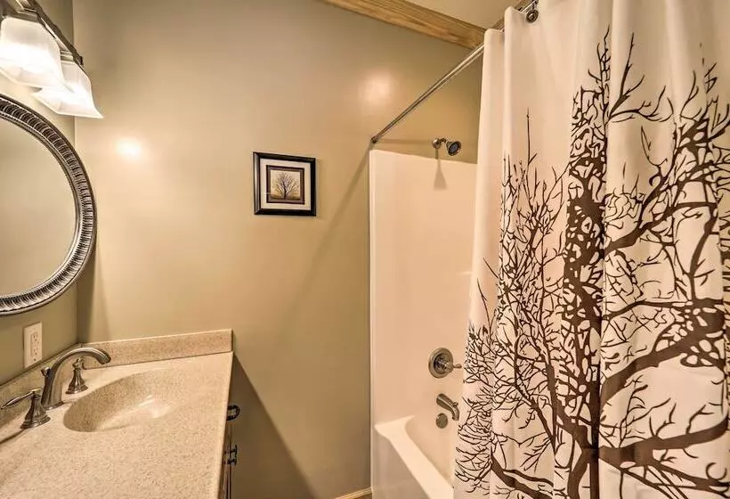 10 Mi To Grandfather Mountain:  Wolfe Creek Cabin