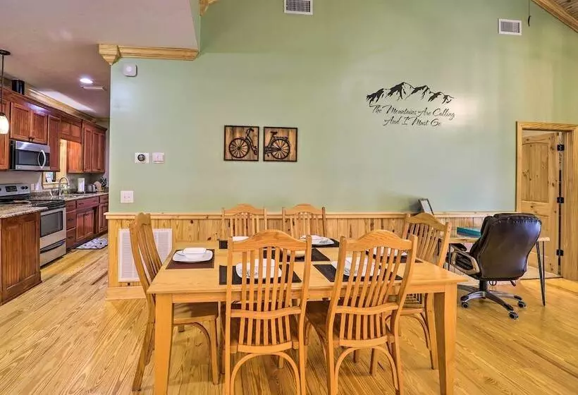 10 Mi To Grandfather Mountain:  Wolfe Creek Cabin