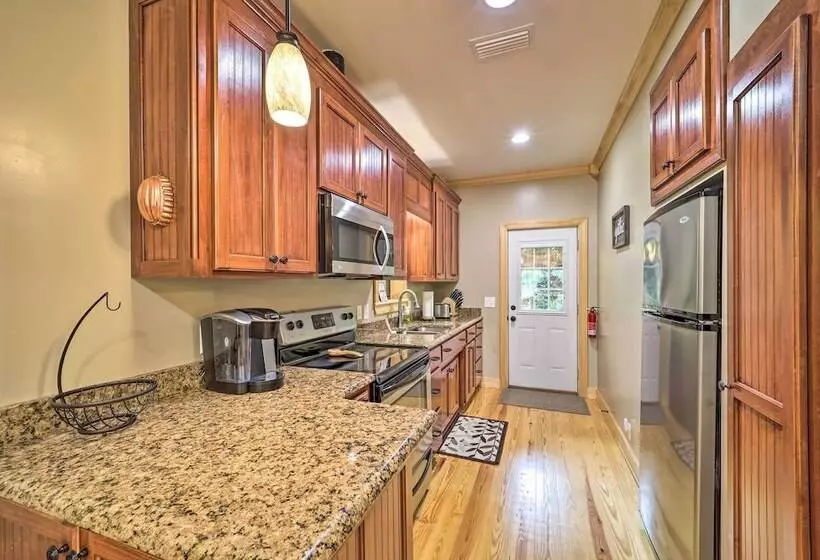 10 Mi To Grandfather Mountain:  Wolfe Creek Cabin