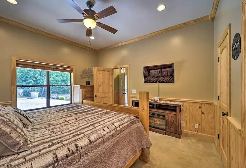 10 Mi To Grandfather Mountain:  Wolfe Creek Cabin