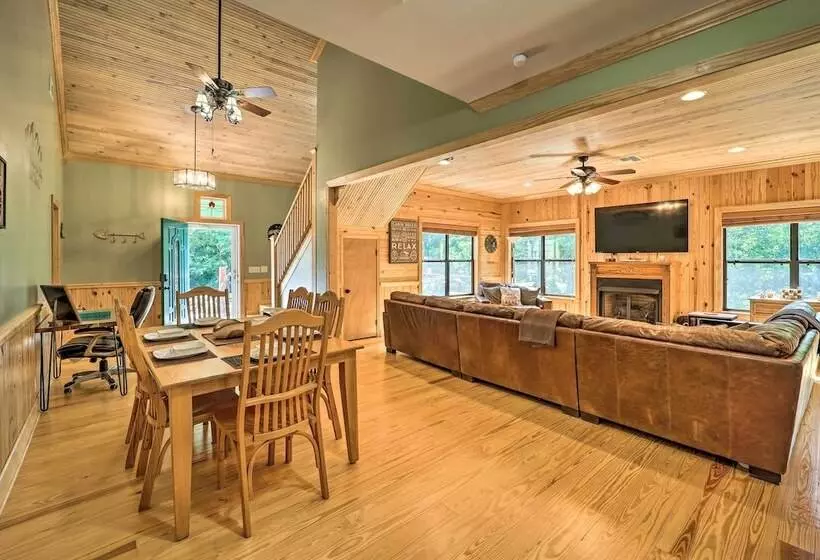 10 Mi To Grandfather Mountain:  Wolfe Creek Cabin