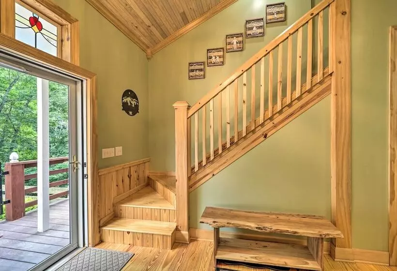 10 Mi To Grandfather Mountain:  Wolfe Creek Cabin