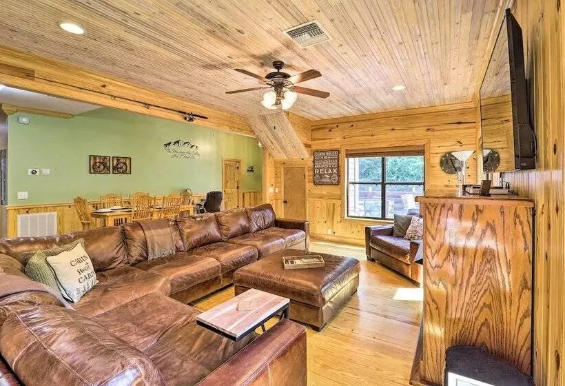 10 Mi To Grandfather Mountain:  Wolfe Creek Cabin