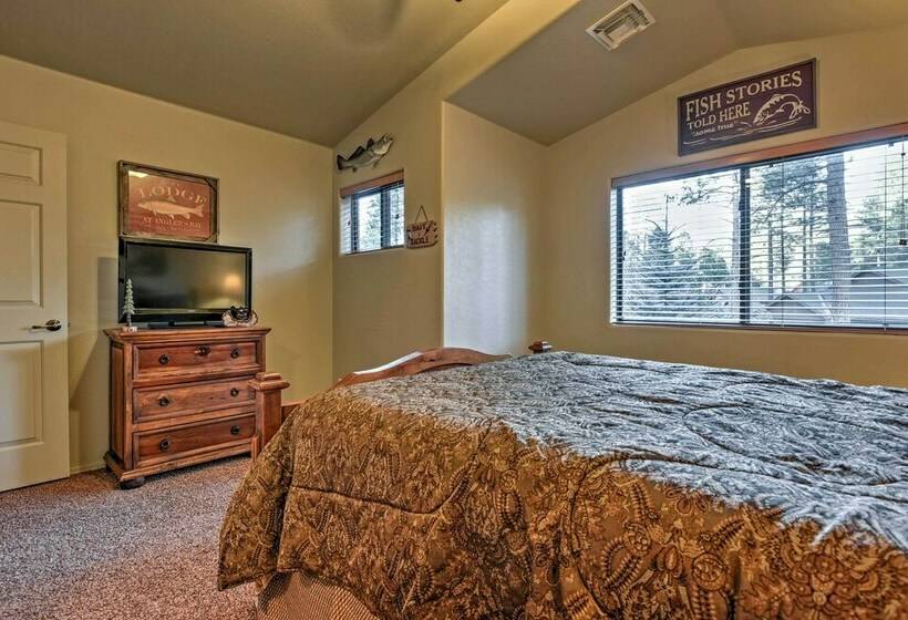 Mountain Cabin Retreat W/ Game Room, Patio & Views