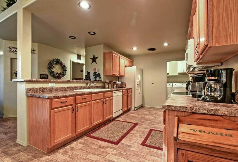 Mountain Cabin Retreat W/ Game Room, Patio & Views