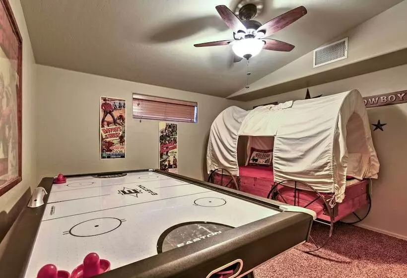 Mountain Cabin Retreat W/ Game Room, Patio & Views