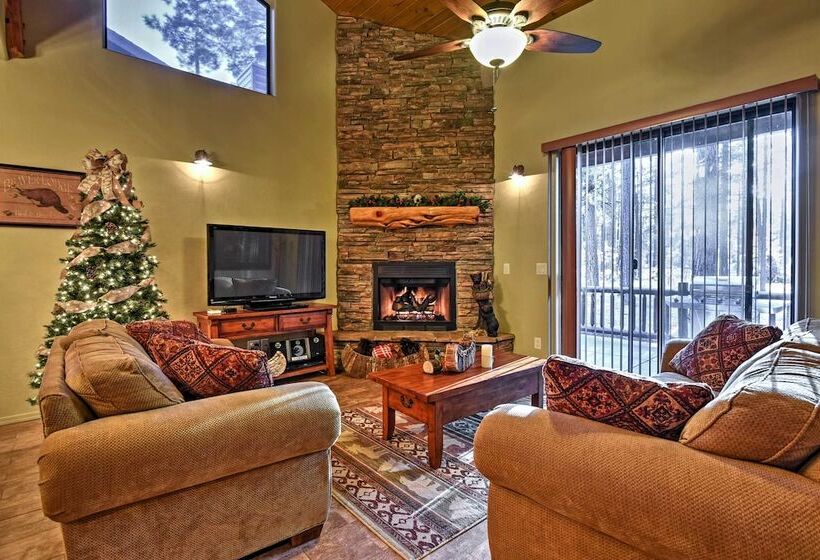 Mountain Cabin Retreat W/ Game Room, Patio & Views