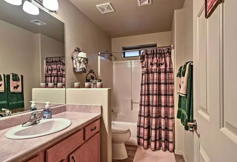 Mountain Cabin Retreat W/ Game Room, Patio & Views