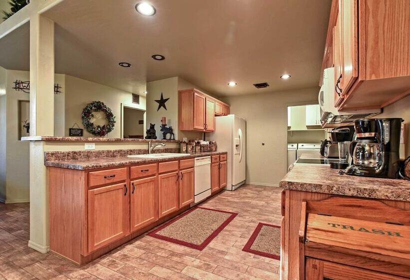 Mountain Cabin Retreat W/ Game Room, Patio & Views