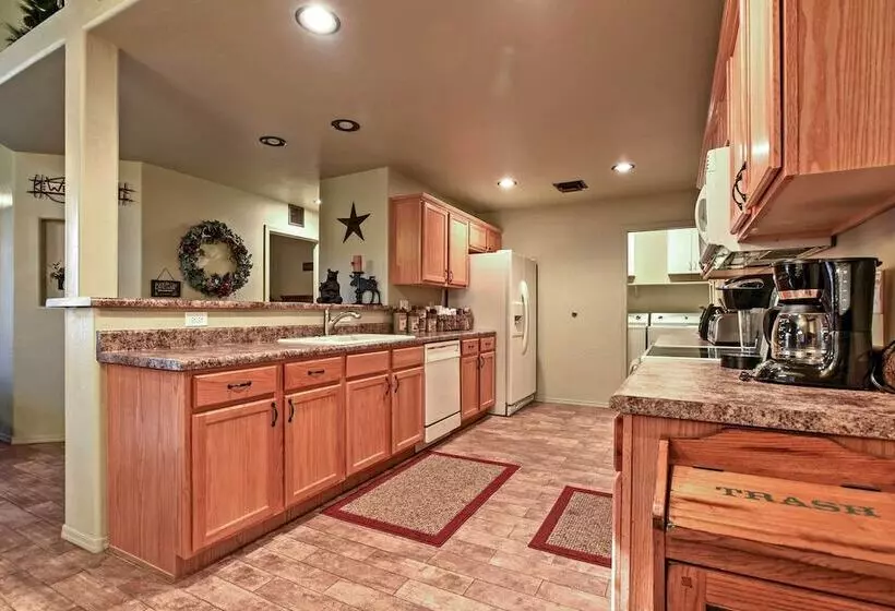 Mountain Cabin Retreat W/ Game Room, Patio & Views
