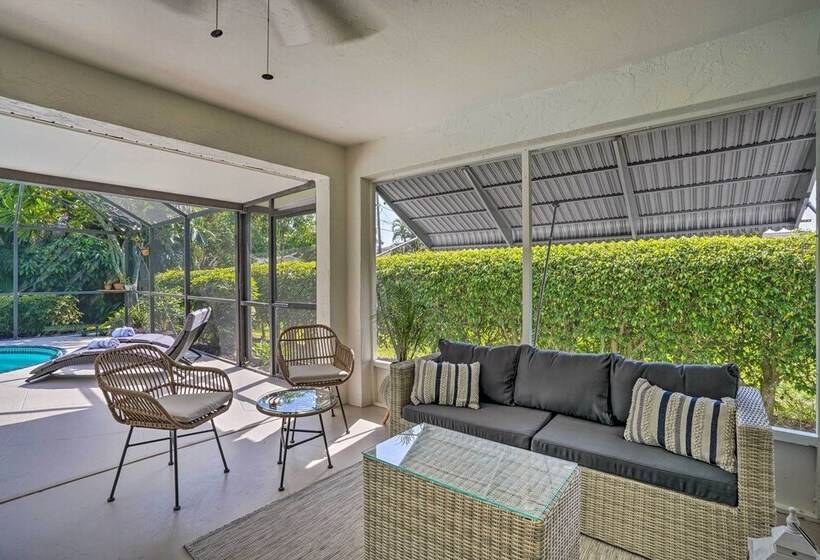 Naples Oasis W/ Screened Pool, Bike To Beach!