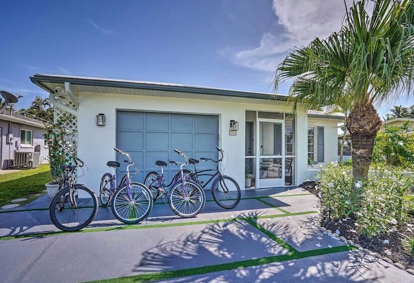 Naples Oasis W/ Screened Pool, Bike To Beach!