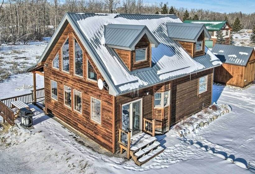 Off The Beaten Path  Cabin W/ Mtn Views & Hot Tub