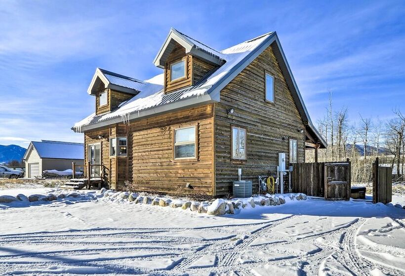 Off The Beaten Path  Cabin W/ Mtn Views & Hot Tub