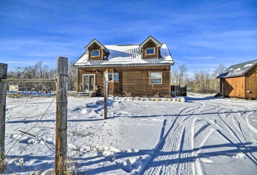 Off The Beaten Path  Cabin W/ Mtn Views & Hot Tub