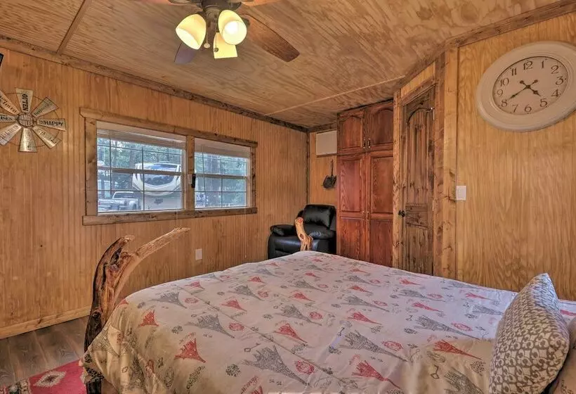 Petfriendly Cabin, 3 Mi To Show Low Lake!