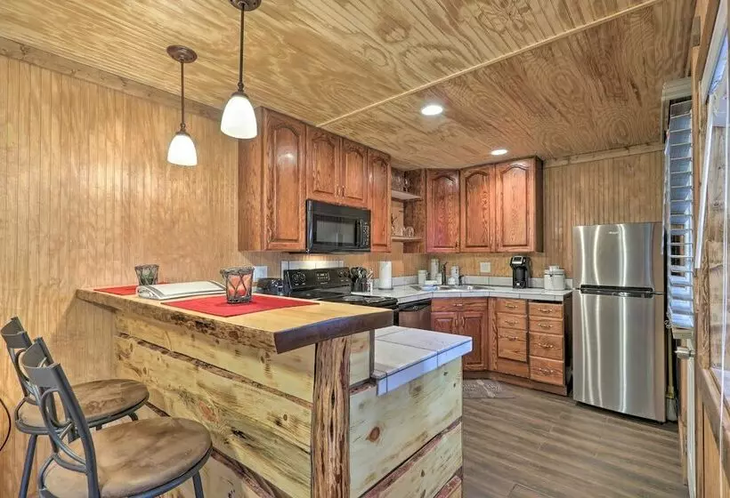 Petfriendly Cabin, 3 Mi To Show Low Lake!