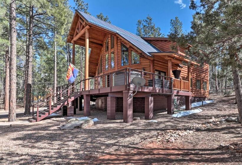 Home On 1 Acre W/ Wraparound Deck In Lakeside!