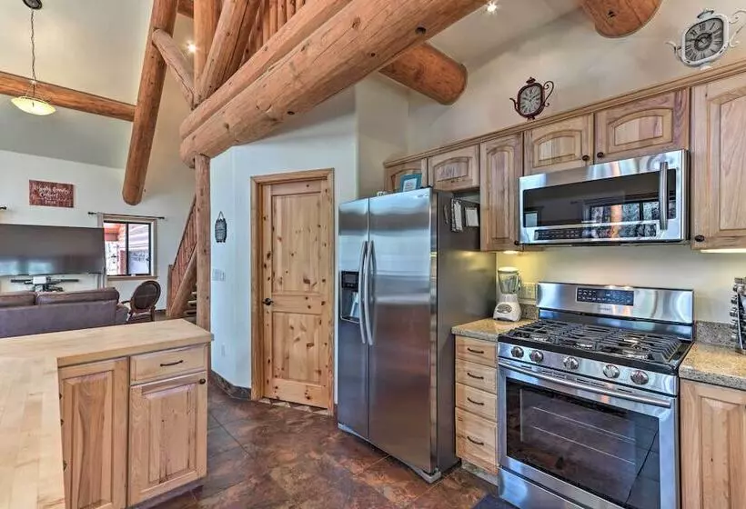 Home On 1 Acre W/ Wraparound Deck In Lakeside!