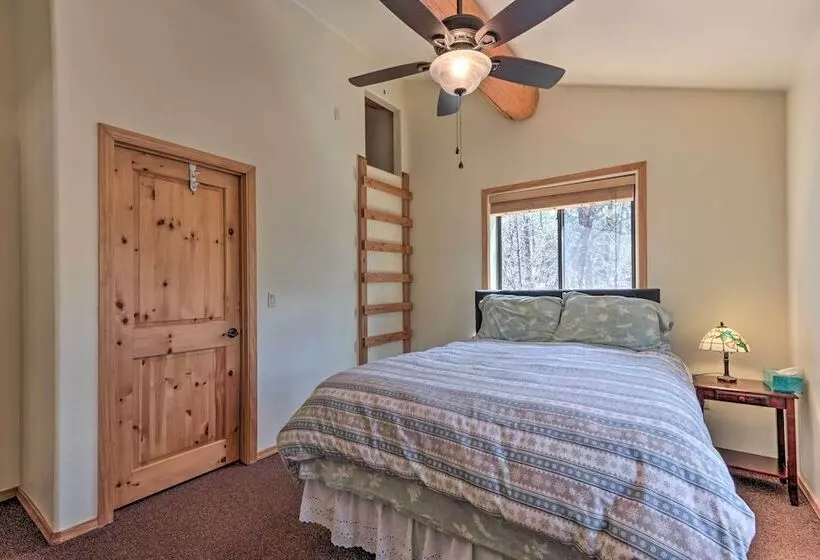 Home On 1 Acre W/ Wraparound Deck In Lakeside!