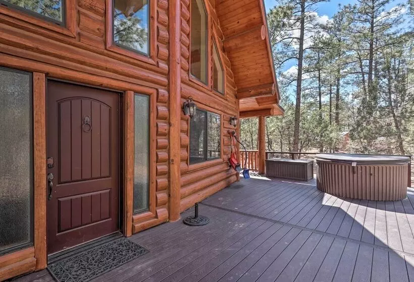 Home On 1 Acre W/ Wraparound Deck In Lakeside!
