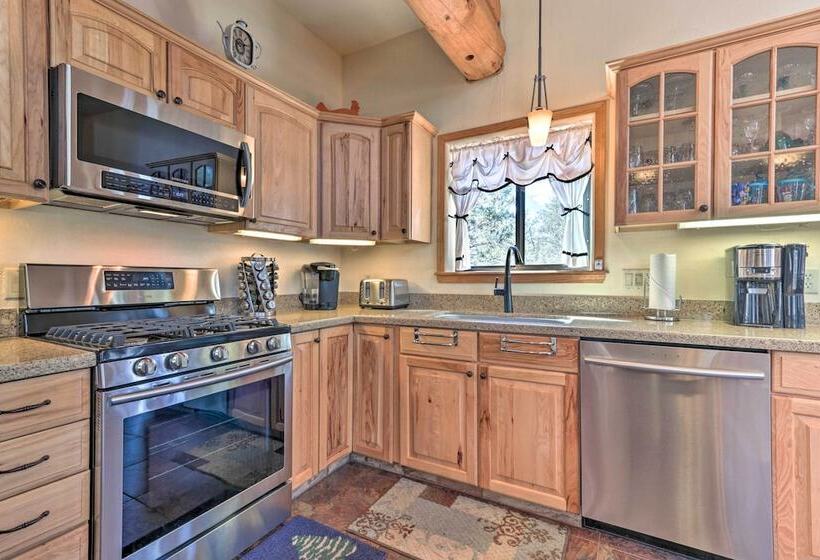 Home On 1 Acre W/ Wraparound Deck In Lakeside!