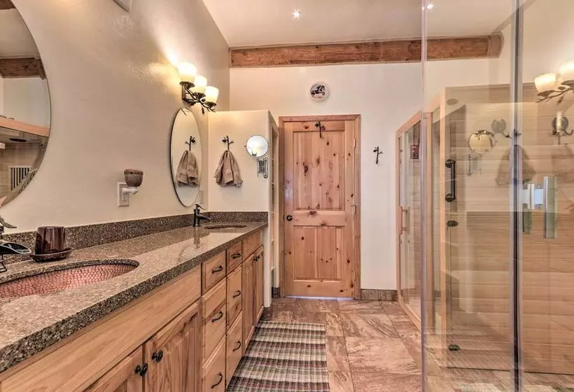 Home On 1 Acre W/ Wraparound Deck In Lakeside!