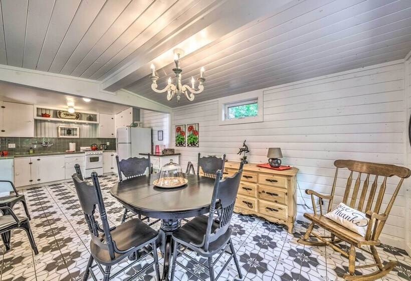 Riverfront Ruidoso Cabin W/ Deck, Walk To Midtown!