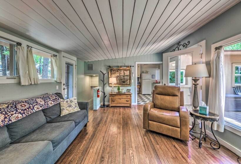 Riverfront Ruidoso Cabin W/ Deck, Walk To Midtown!