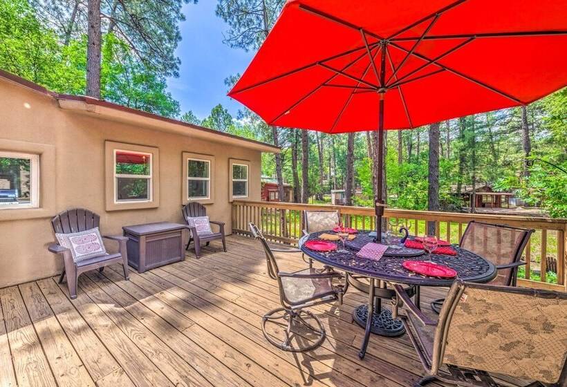 Riverfront Ruidoso Cabin W/ Deck, Walk To Midtown!