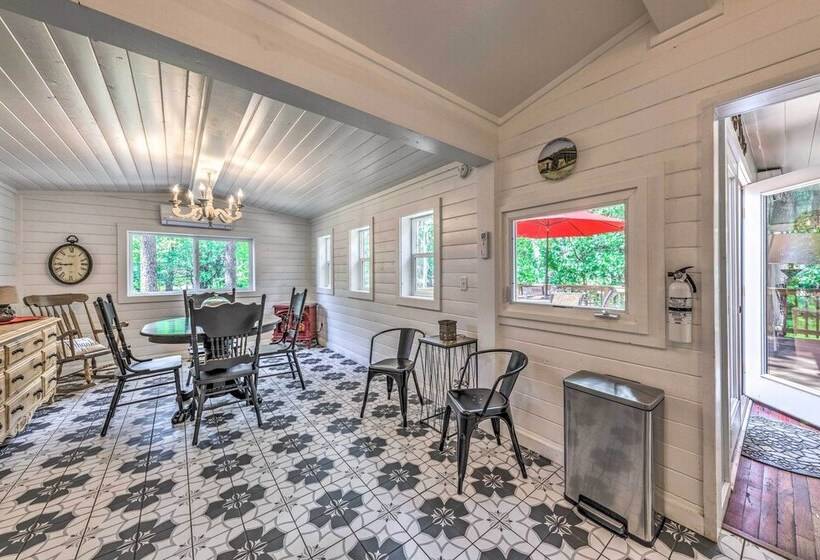 Riverfront Ruidoso Cabin W/ Deck, Walk To Midtown!