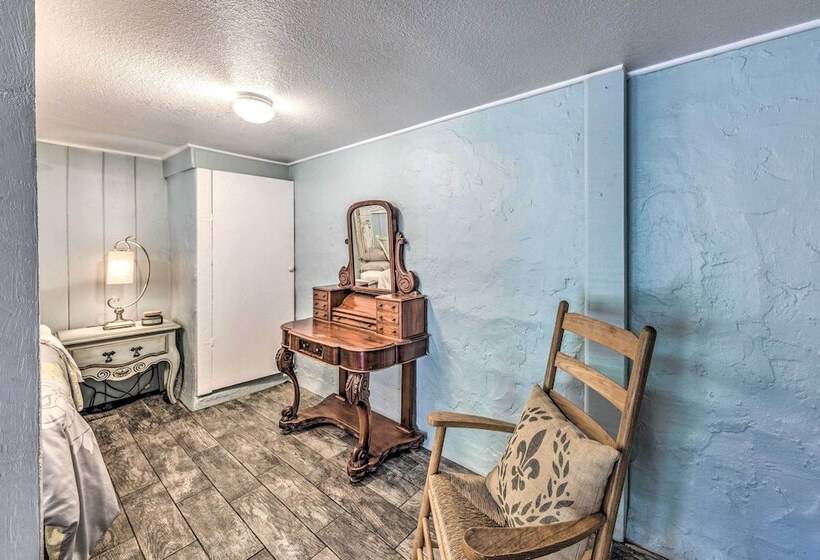 Riverfront Ruidoso Cabin W/ Deck, Walk To Midtown!