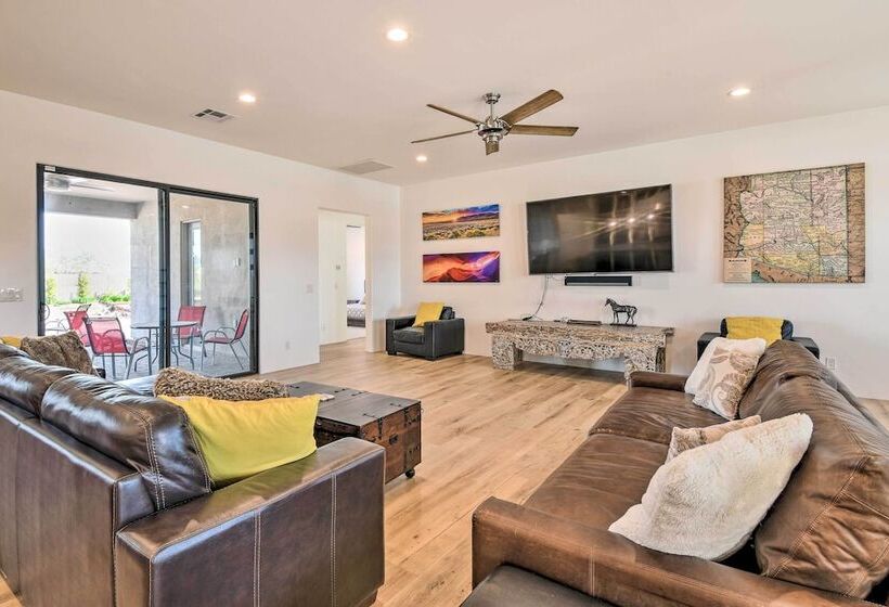 Phoenix Home W/ Desert Views & Garden Style Yard