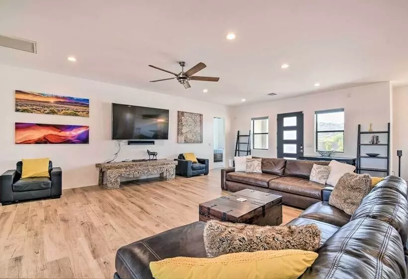 Phoenix Home W/ Desert Views & Garden Style Yard