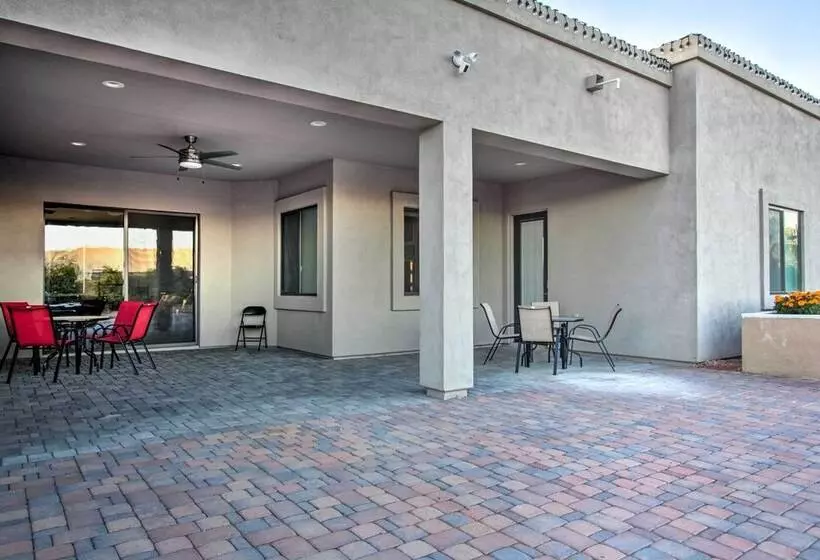 Phoenix Home W/ Desert Views & Garden Style Yard