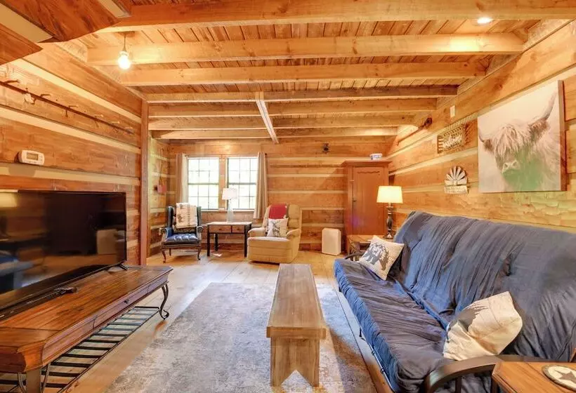 Relaxing Cosby Cabin W/ Fire Pit & Covered Porch!