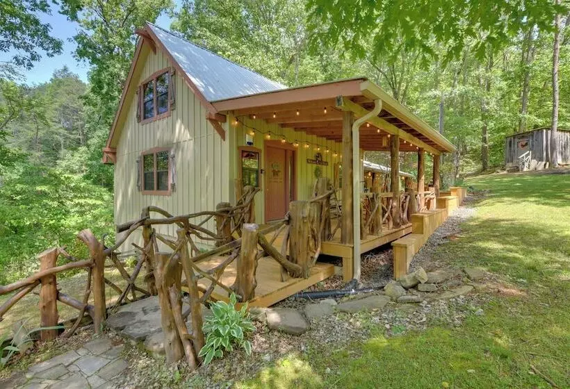 Relaxing Cosby Cabin W/ Fire Pit & Covered Porch!