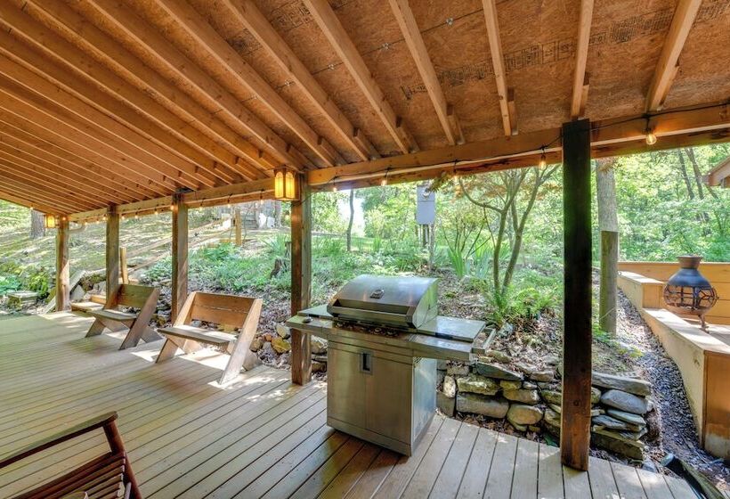 Relaxing Cosby Cabin W/ Fire Pit & Covered Porch!