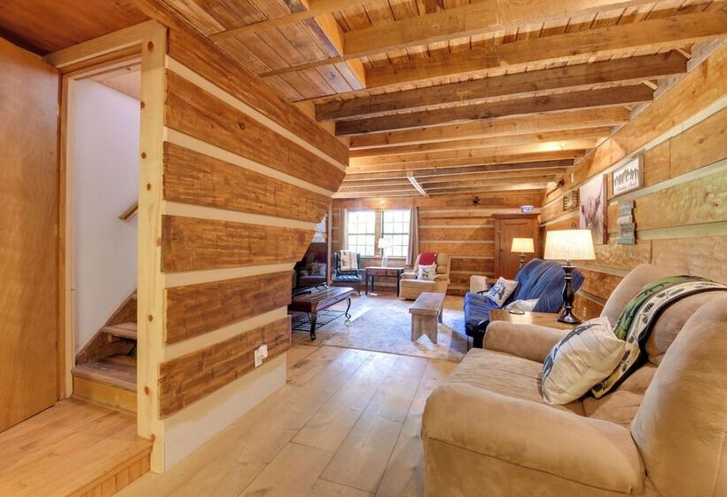 Relaxing Cosby Cabin W/ Fire Pit & Covered Porch!