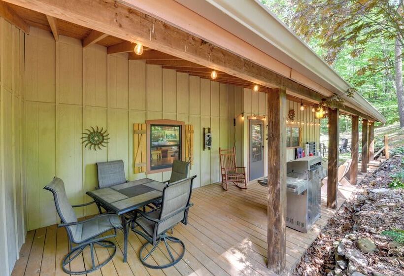 Relaxing Cosby Cabin W/ Fire Pit & Covered Porch!
