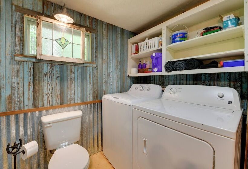 Relaxing Cosby Cabin W/ Fire Pit & Covered Porch!