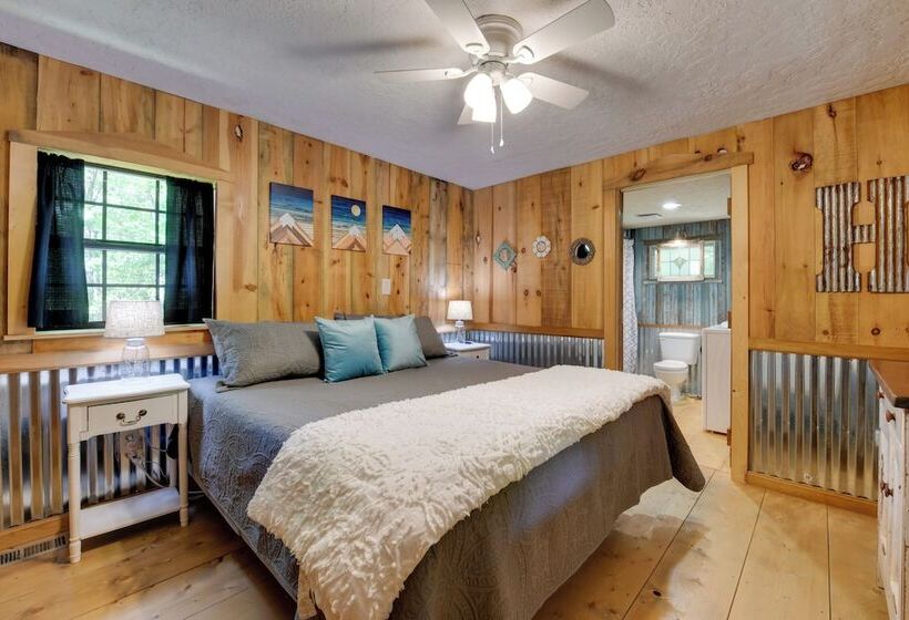 Relaxing Cosby Cabin W/ Fire Pit & Covered Porch!