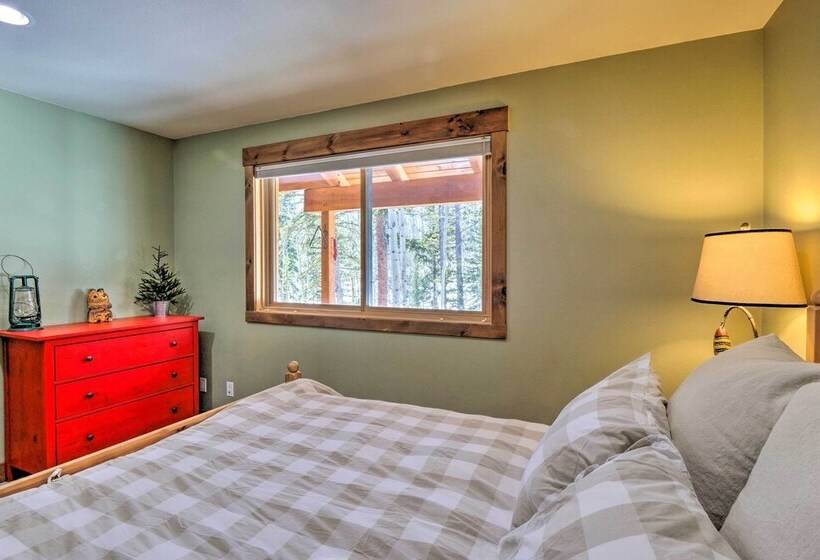 Rustic Mountain Sanctuary On 2+ Acres W/ Deck!