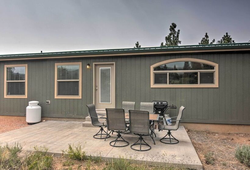 Secluded Boulder House Next To National Forests!