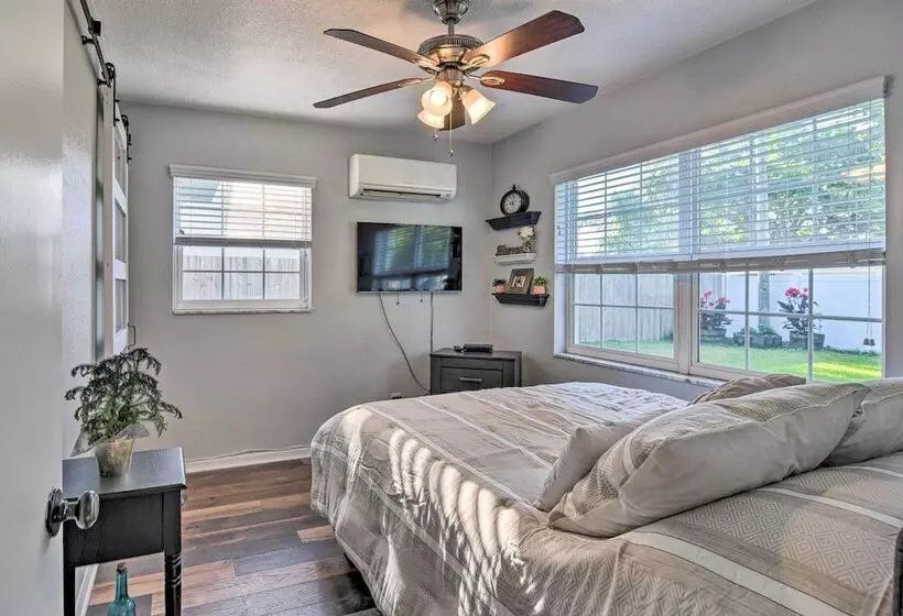 Seminole Home: 1 Mi To Indian Shores Beach!