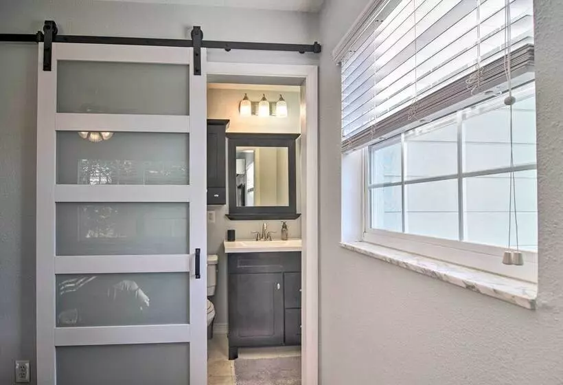 Seminole Home: 1 Mi To Indian Shores Beach!