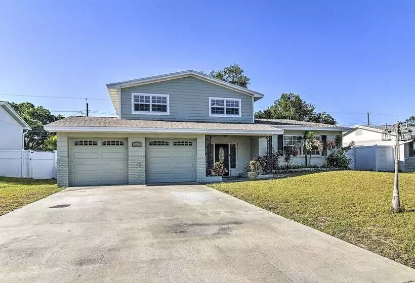 Seminole Home: 1 Mi To Indian Shores Beach!