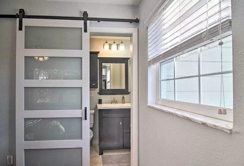 Seminole Home: 1 Mi To Indian Shores Beach!