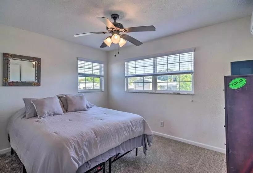 Seminole Home: 1 Mi To Indian Shores Beach!